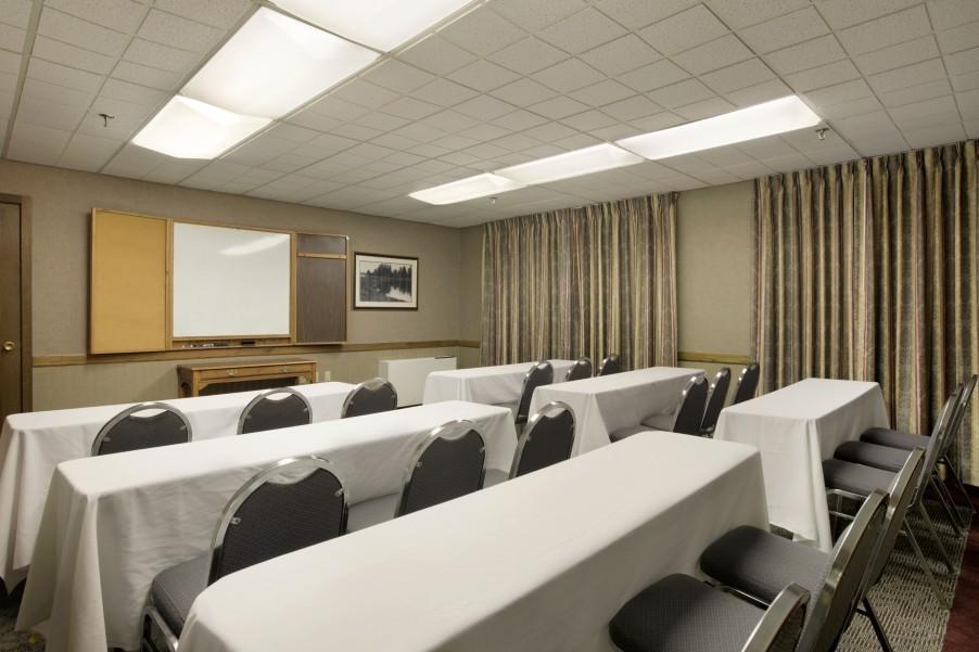 Elk Grove Hotel Elk Grove Village Business photo
